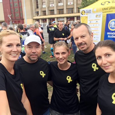 Podívejte se, jak podpořili štafety Český Goodwill běh se žlutou stužkou